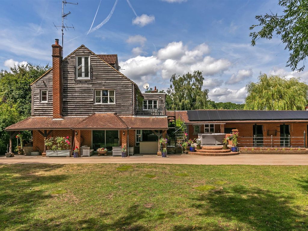 5 bed semidetached house for sale in Gibbs Lane, Oakhanger, Hampshire