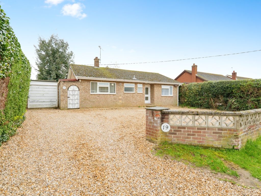 3 bed bungalow for sale in Sandhole Lane, Little Plumstead, Norwich