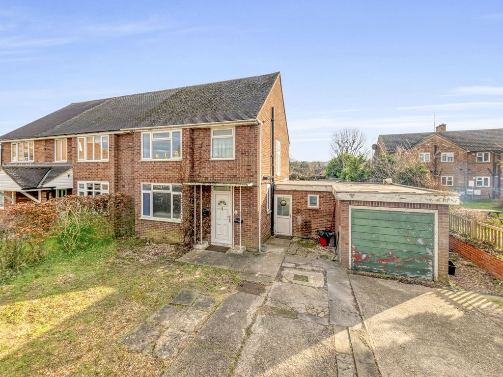 4 bed semidetached house for sale in Mill Road, Royston SG8 Zoopla