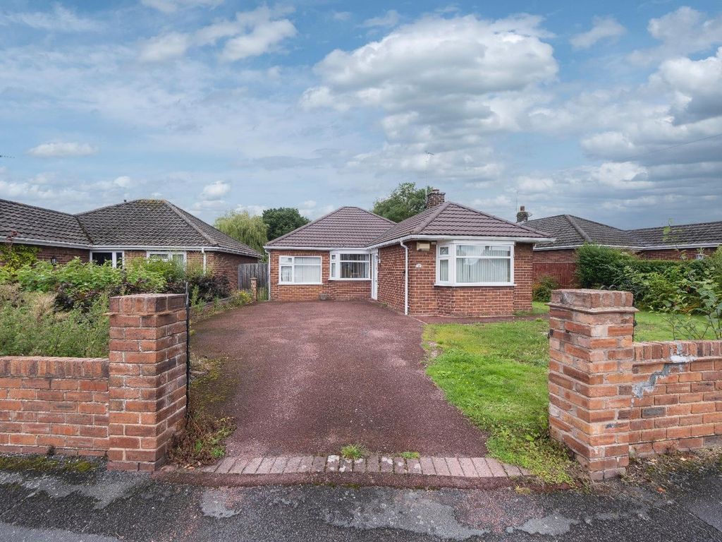 2 bed detached bungalow for sale in Saughall Road, Blacon, Chester CH1
