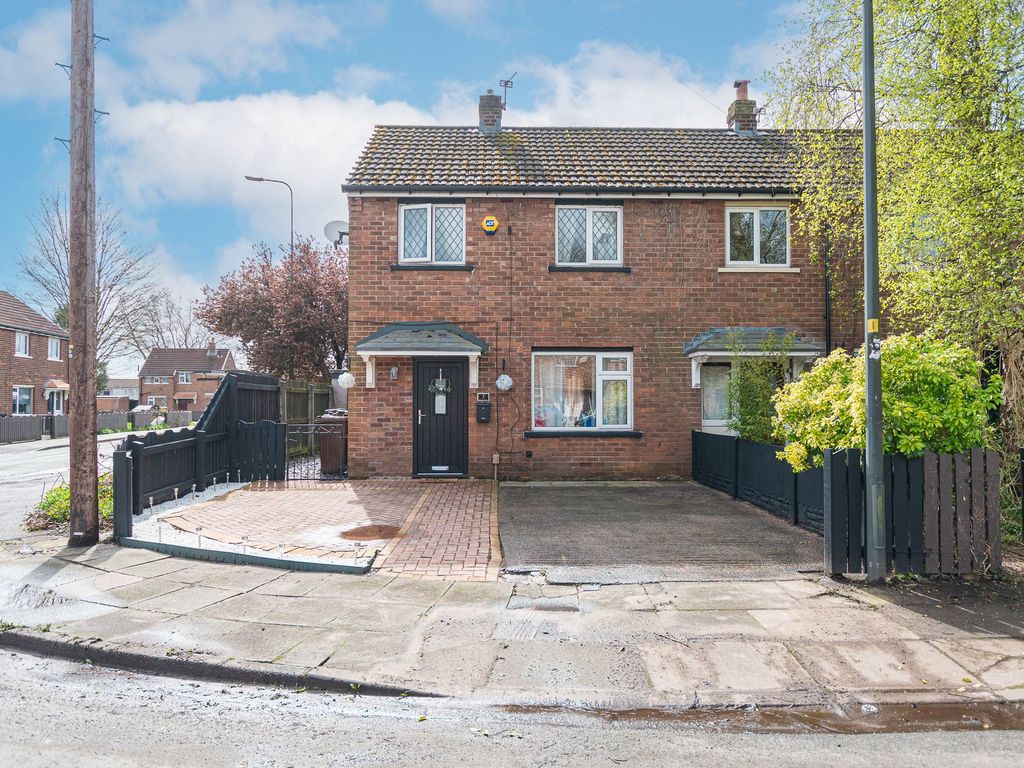 2 bed end terrace house for sale in Regent Drive, Leigh WN7, £135,000