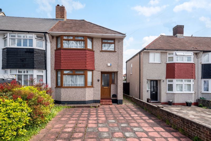 3 bed end terrace house for sale in Orchard Rise West, Sidcup DA15, £