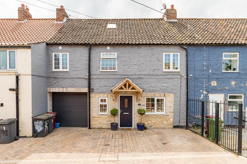 5 bed property for sale in Queen Street, Winterton, Scunthorpe DN15