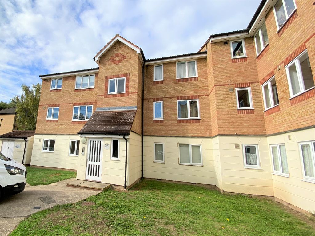 Studio for sale in Mullards Close, Mitcham CR4, £180,000 Zoopla