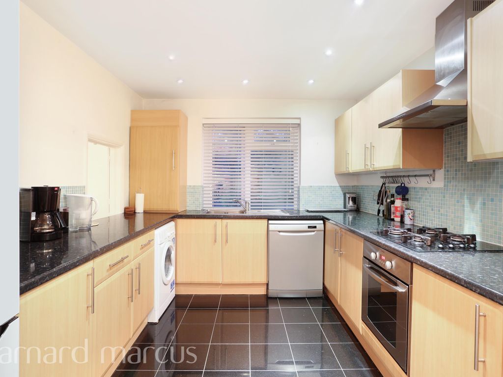 2 bed flat to rent in Egmont Road, Sutton SM2, £1,500 pcm Zoopla