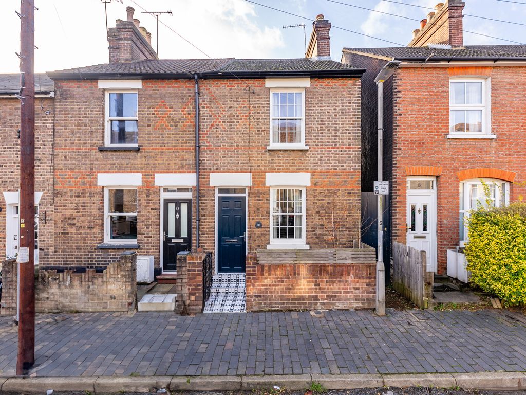 2 bed end terrace house for sale in Albion Road, St. Albans