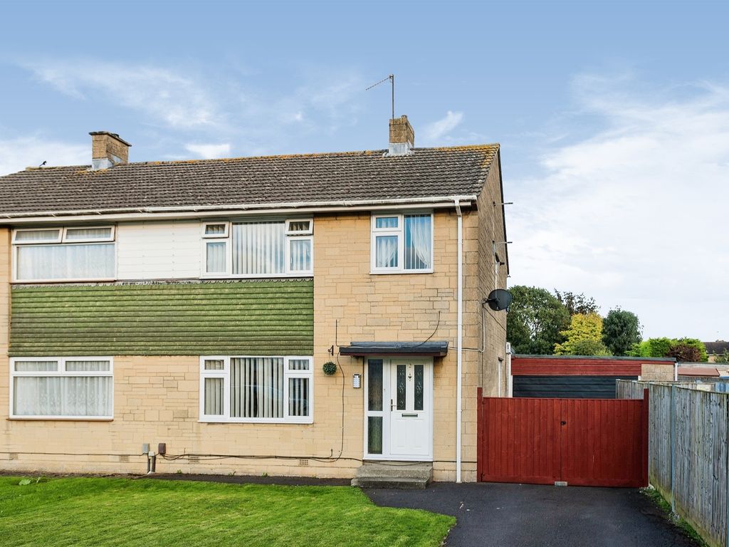 3 bed semidetached house for sale in Trent Road, Swindon SN25, £