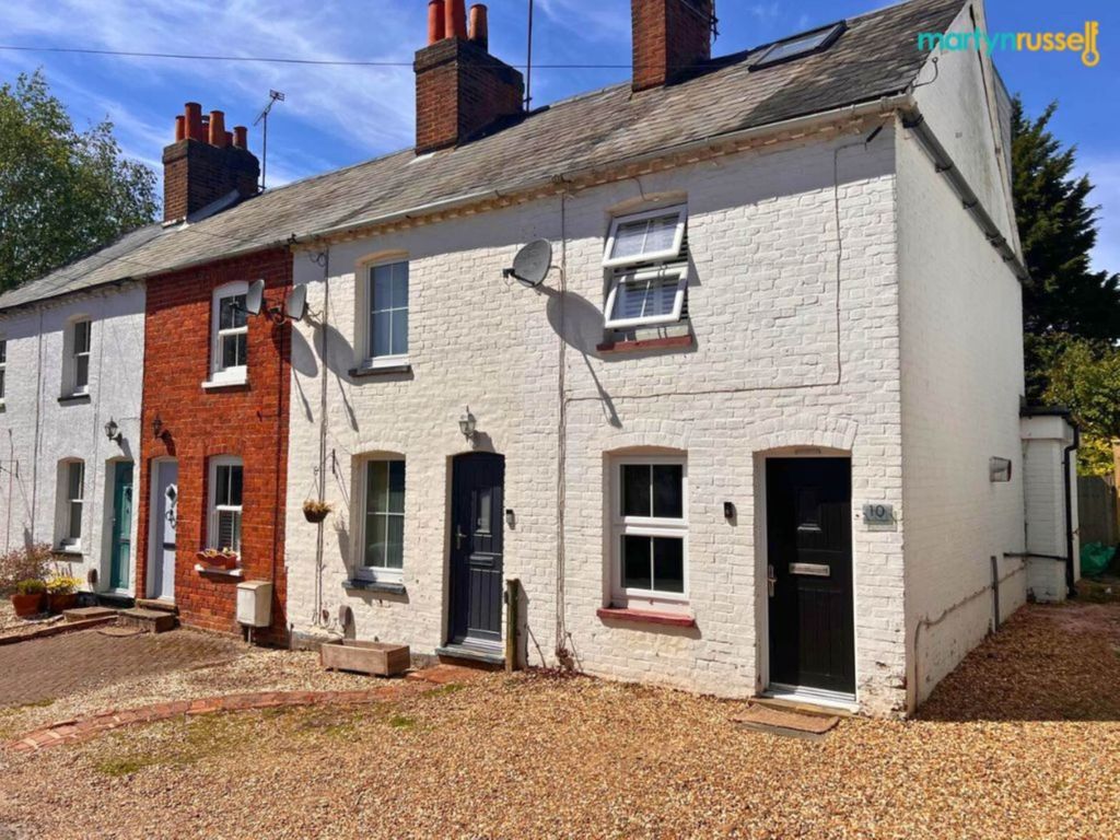 3 bed property for sale in Mount Pleasant, Wokingham RG41, £425,000