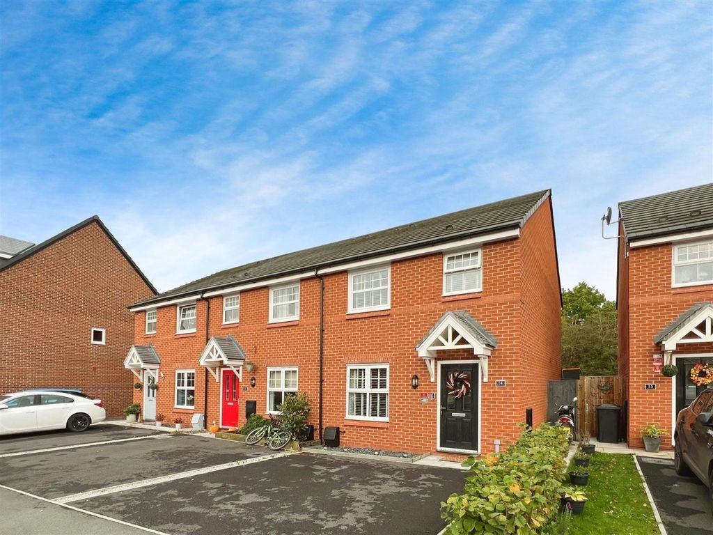 3 bed mews house for sale in Price Close, Moston, Sandbach CW11, £