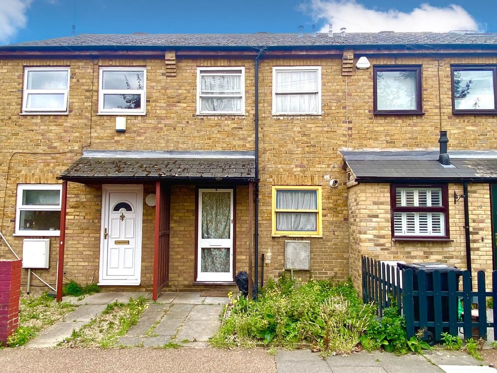 1 bed terraced house for sale in Underwood Road, Whitechapel, London E1