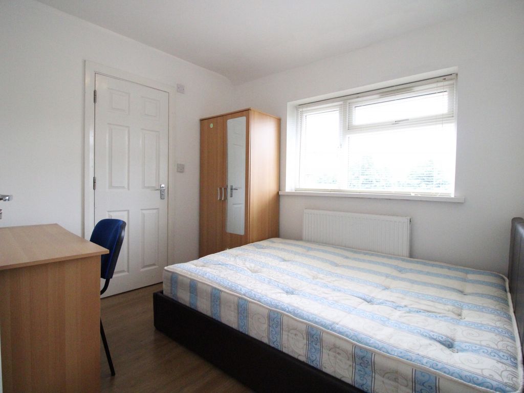 1 bed flat to rent in Kingsley Avenue, Englefield Green, Egham TW20 Zoopla