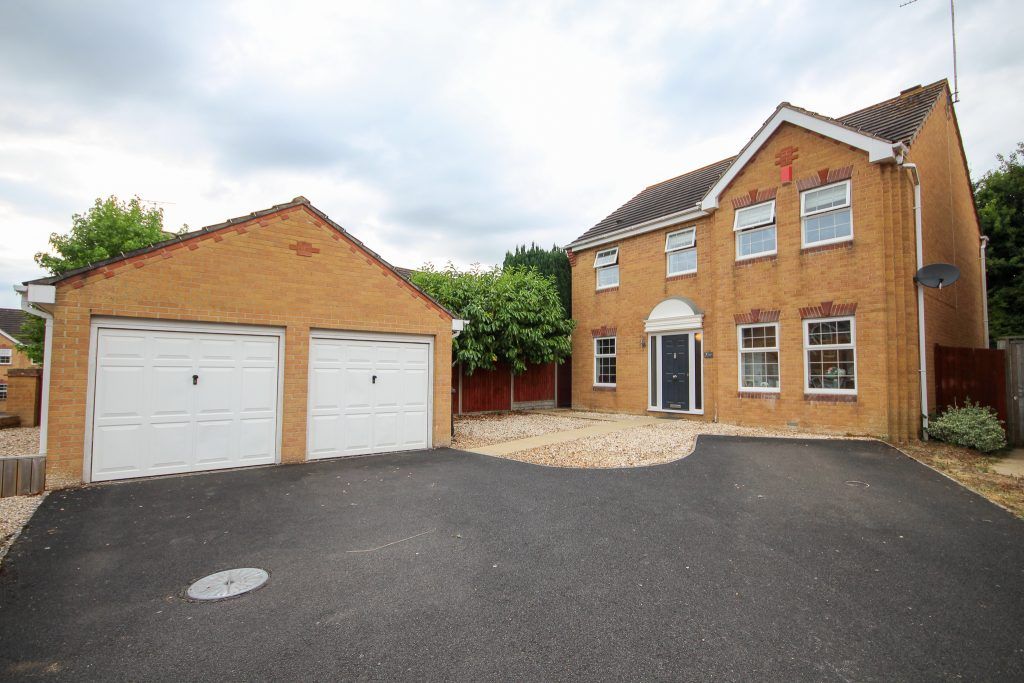 4 bed detached house for sale in Campion Drive, Yeovil, Somerset BA22