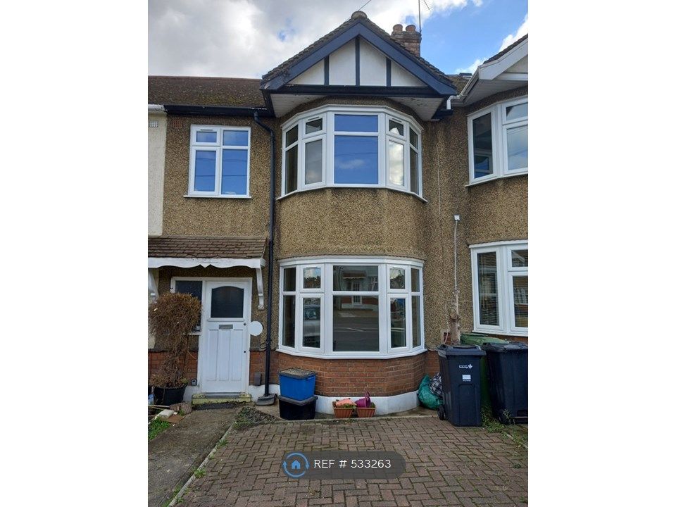 3 bed terraced house to rent in Buckhurst Way, Buckhurst Hill IG9 Zoopla