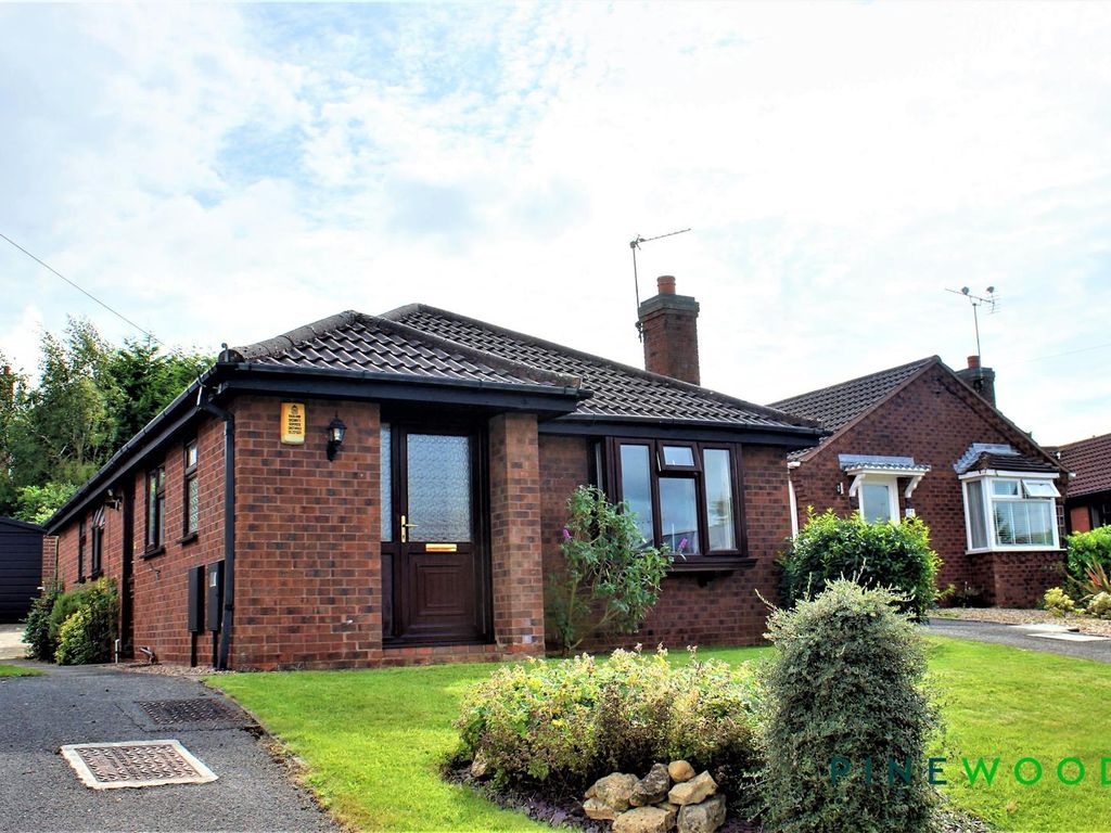 3 bed detached bungalow for sale in Field View, Clowne, Chesterfield