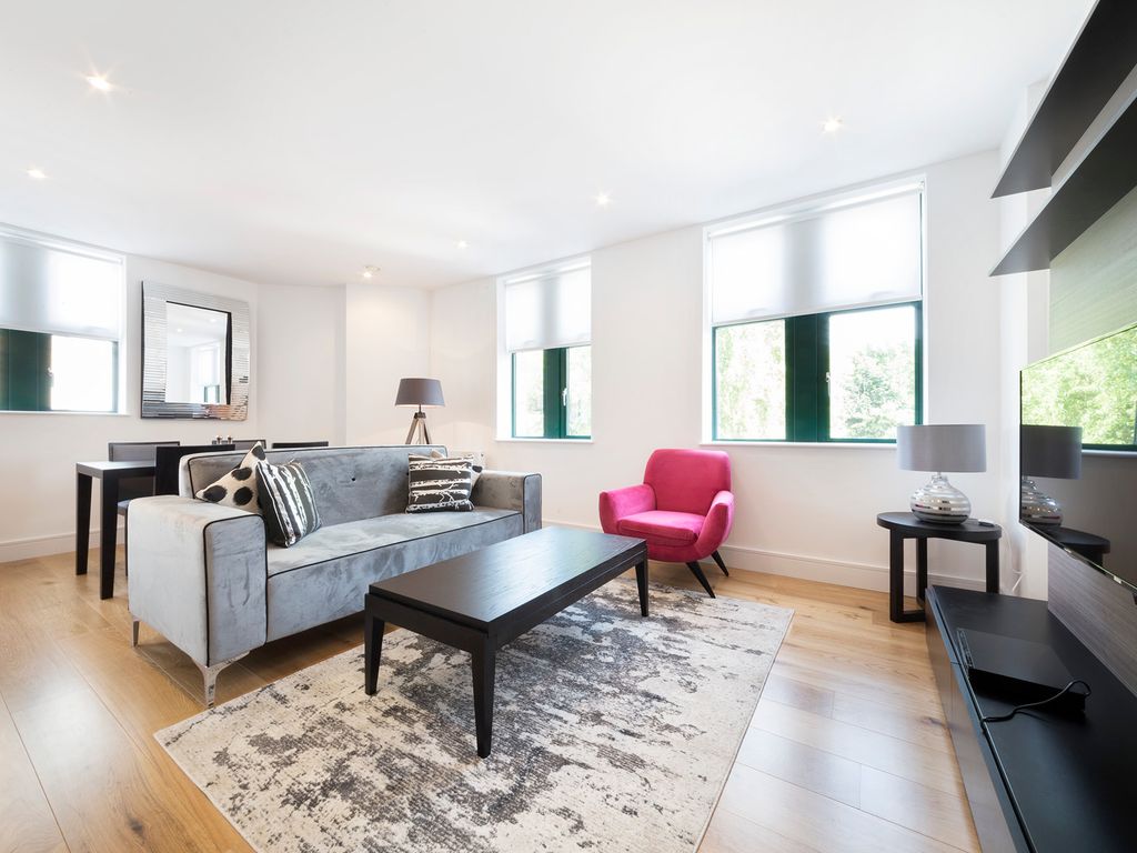 2 bed flat to rent in Metropolitan Crescent, Crescent Lane, Clapham