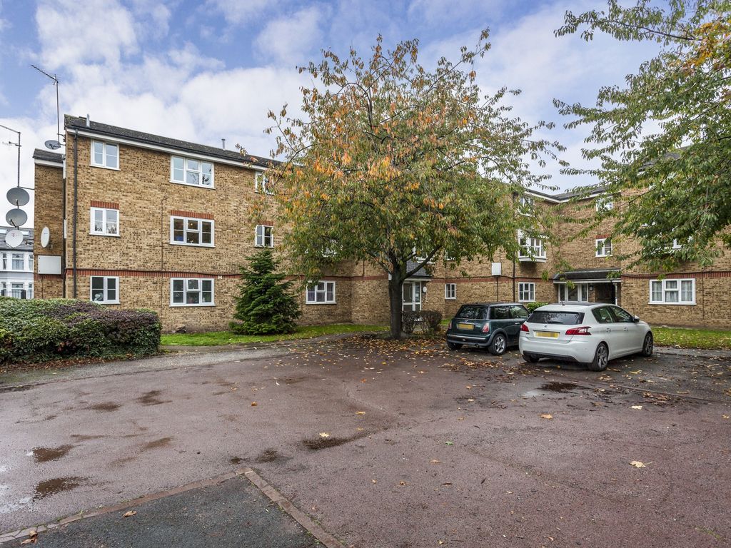 1 bed flat to rent in Mill Court, Ruckholt Road, Leyton E10 Zoopla