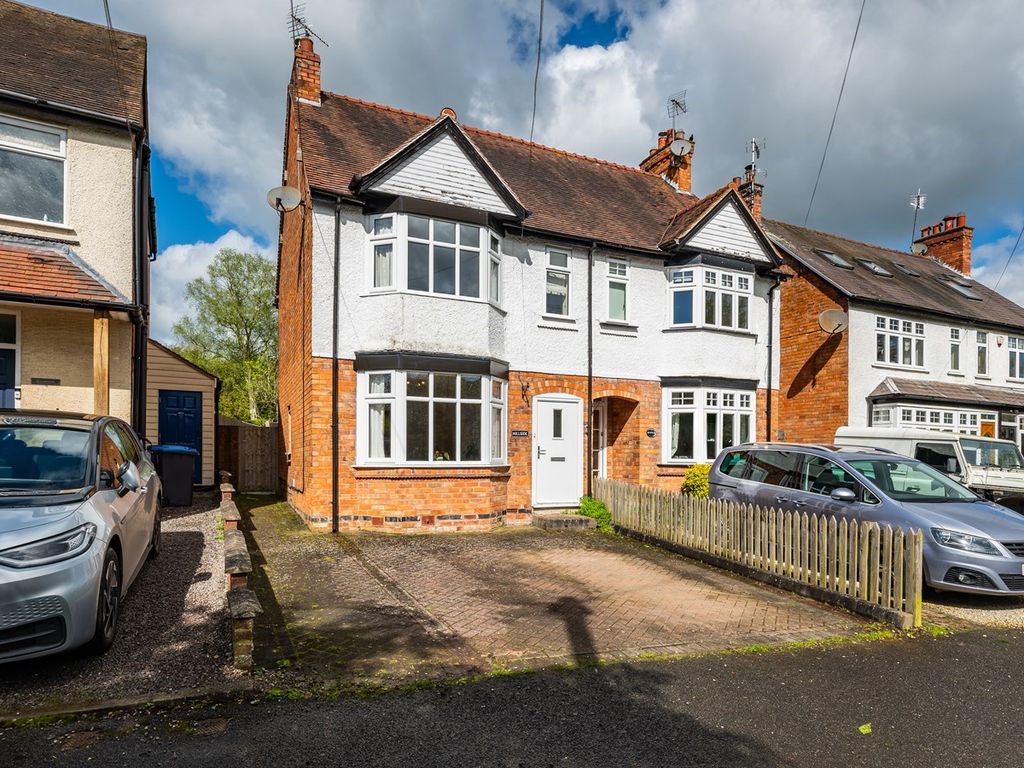 3 bed semidetached house for sale in Chestnut Walk, HenleyInArden