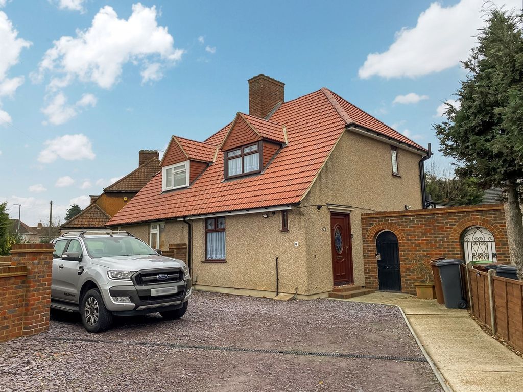 2 bed semidetached house for sale in Winterbourne Road, Dagenham RM8