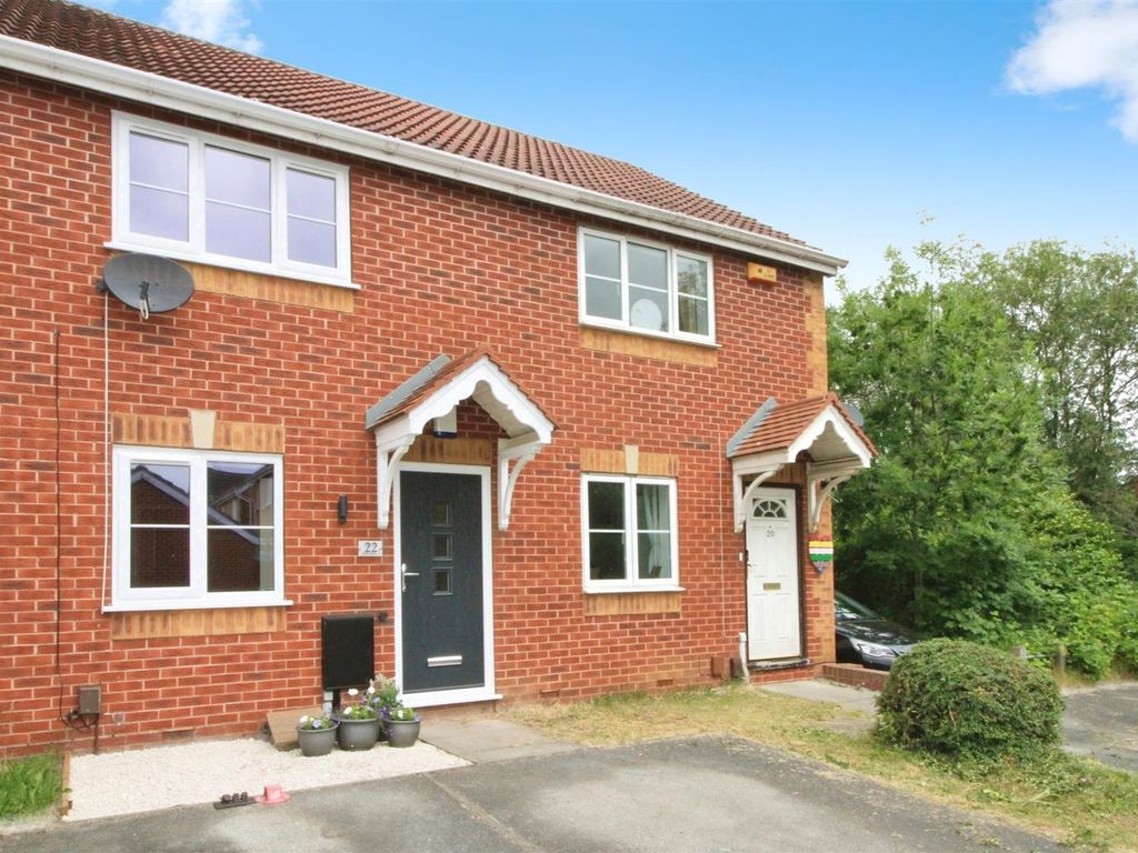 2 bed property to rent in Bullfinch Road, Nottingham NG6, £925 pcm Zoopla