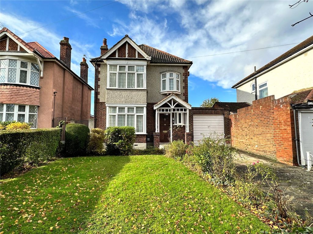 3 bed detached house for sale in Ridgeway Drive, Bromley BR1, £650,000