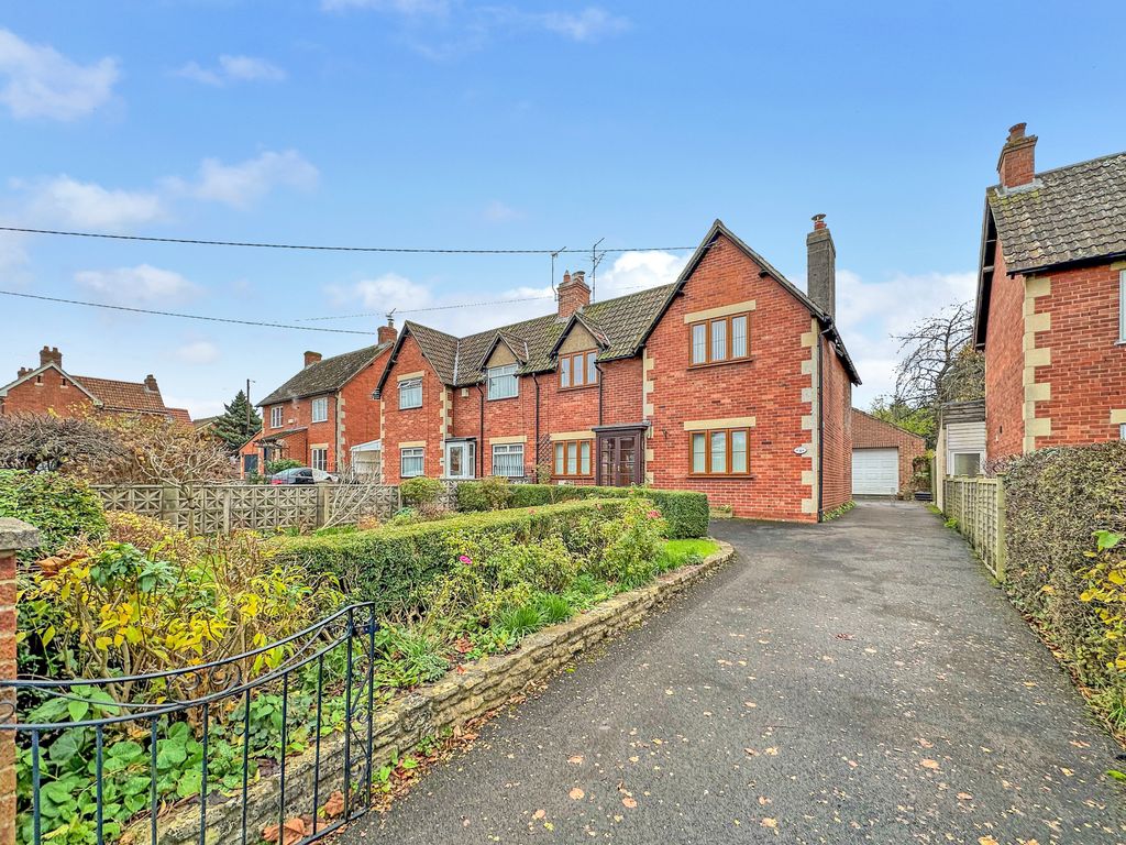 4 bed semidetached house for sale in High Street, Dilton Marsh