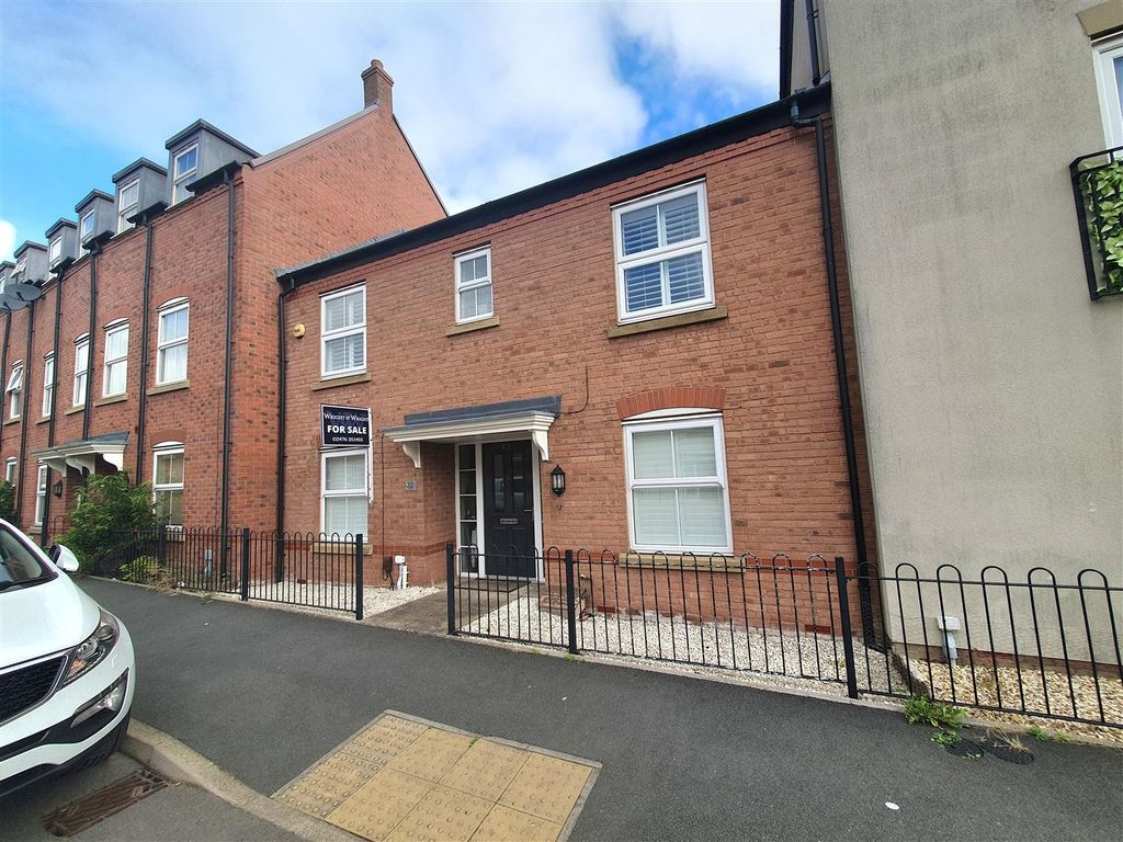 3 bed terraced house for sale in Copper Beech Road, Camp Hill, Nuneaton