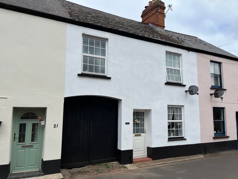 2 bed terraced house to rent in Combeland Road, Minehead TA24, £850 pcm