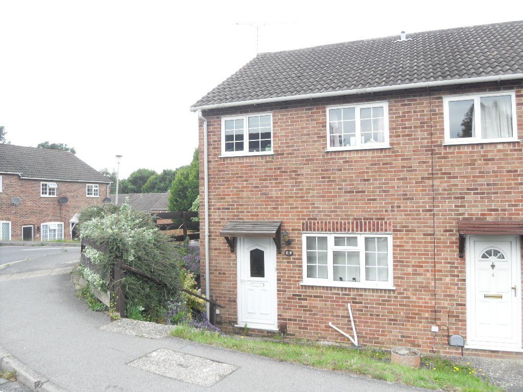 3 bed end terrace house to rent in Church Lane West, Aldershot
