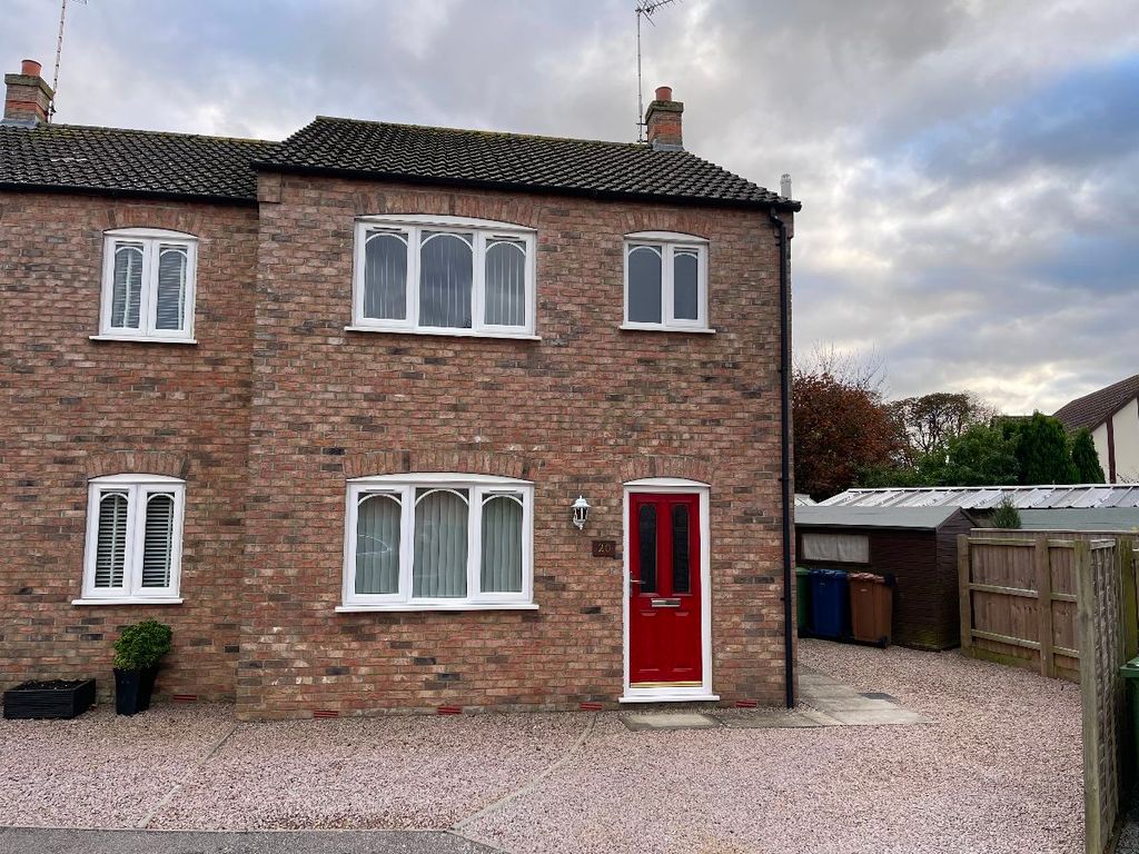 3 bed semidetached house to rent in Church Road, Leverington, Wisbech