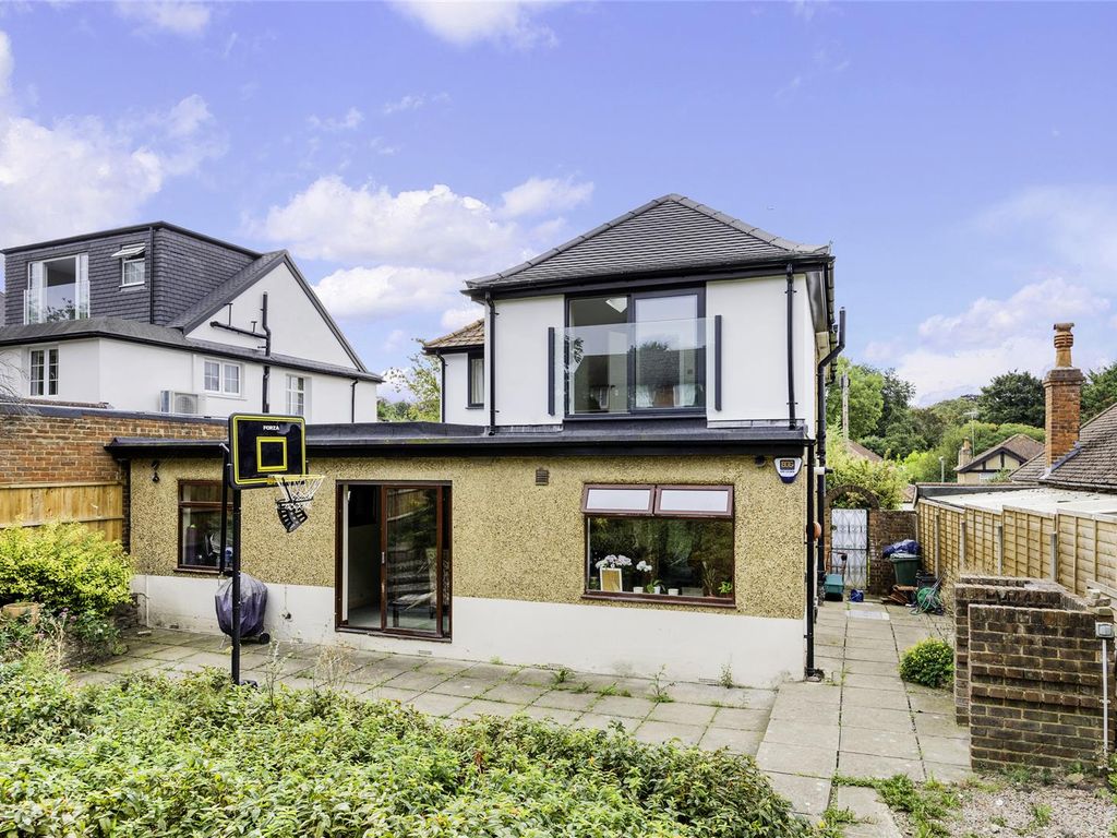 4 bed detached house for sale in Warren Road, Banstead SM7, £895,000