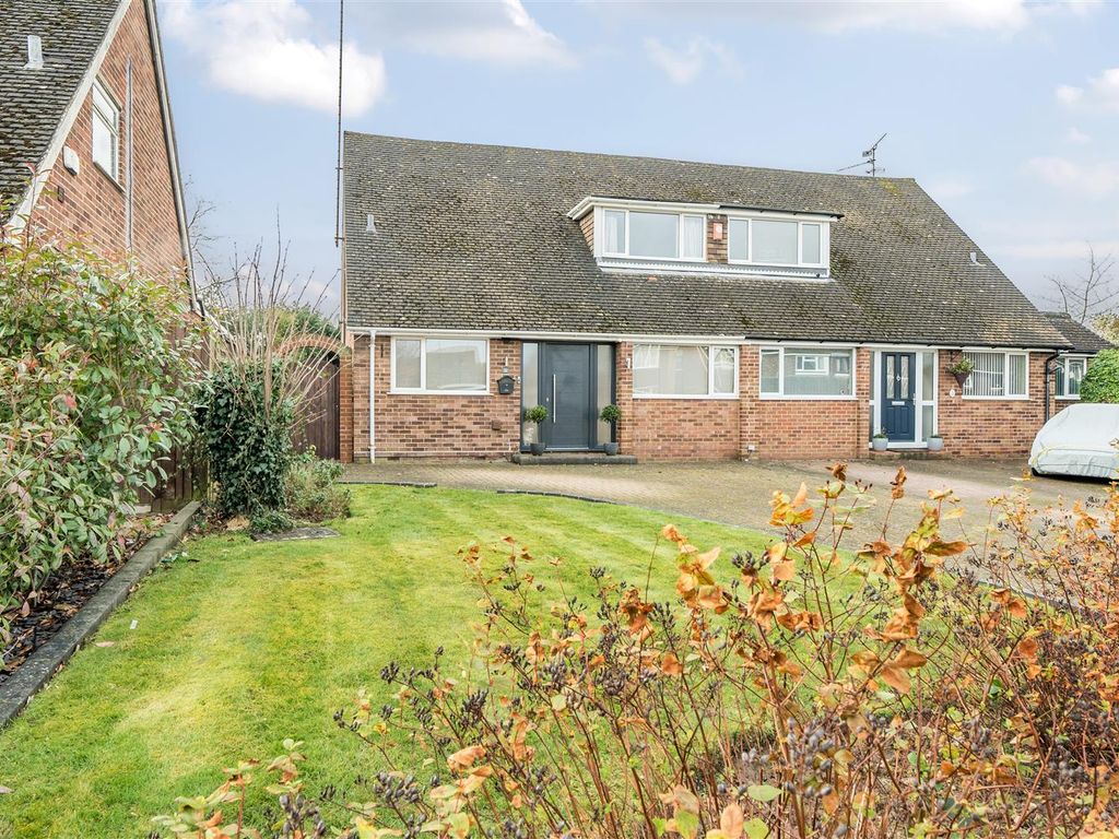 3 bed semidetached house for sale in Sherwood Road, Winnersh