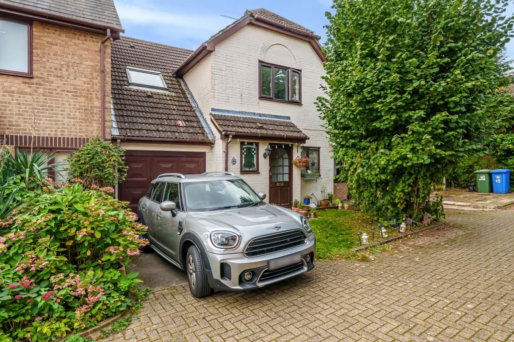 4 bed terraced house for sale in Ascot, Berkshire SL5, £525,000 Zoopla