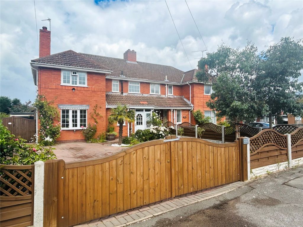 3 bed semidetached house for sale in Heath End Road, Nuneaton