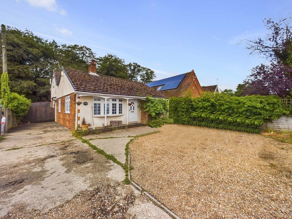 4 bed detached house for sale in Road, Studley Green, High