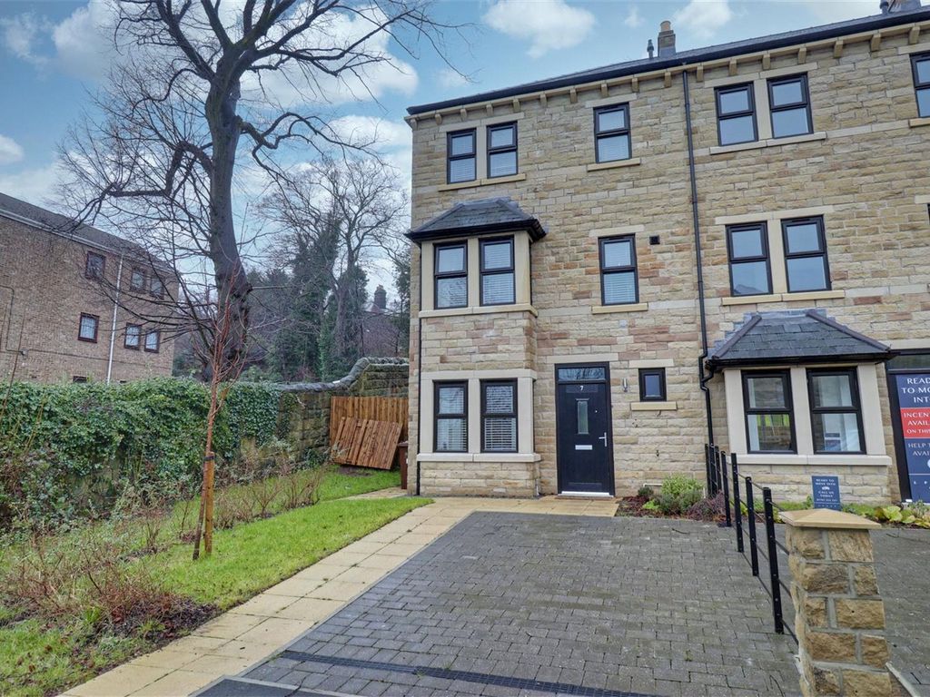 4 bed end terrace house to rent in Catherines Walk, Horsforth, Leeds