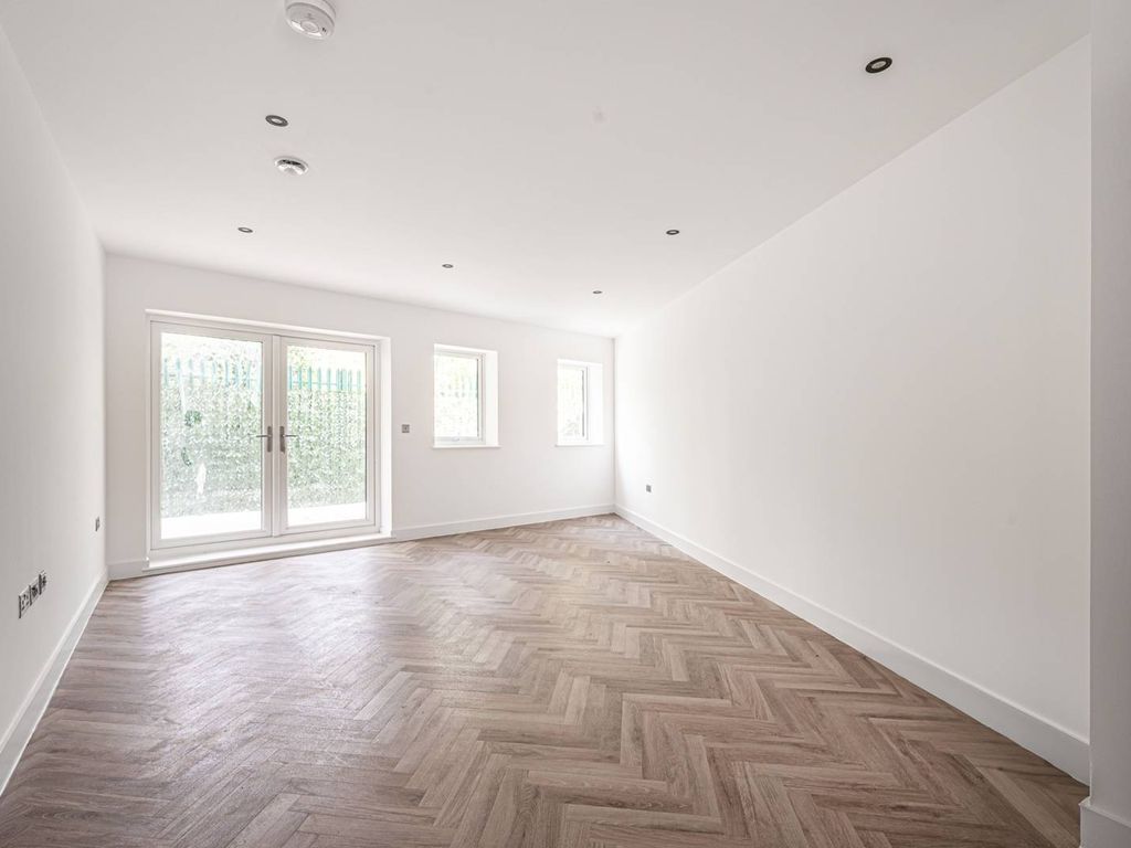 New home, 2 bed flat for sale in Eastern Escape, Finsbury Park N4, £
