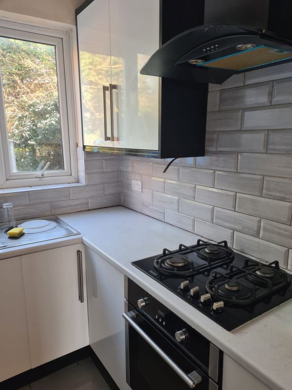 3 bed semidetached house to rent in Wyngate Drive, Leicester LE3 Zoopla