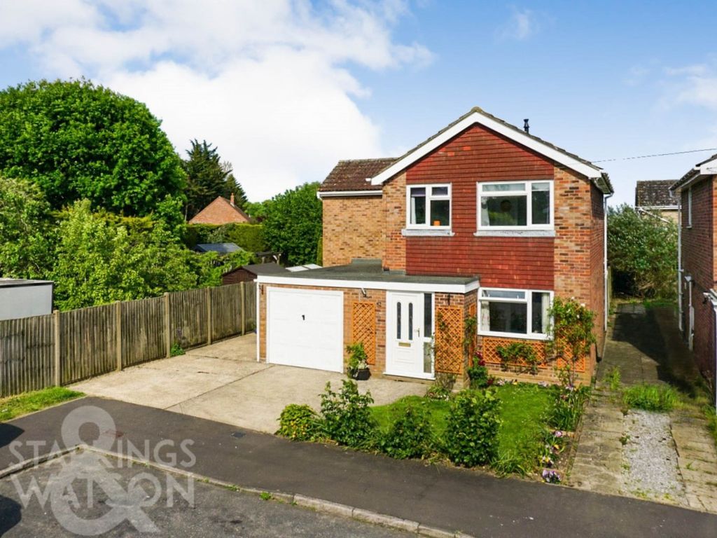 4 bed detached house for sale in Gowing Road, Mulbarton, Norwich NR14