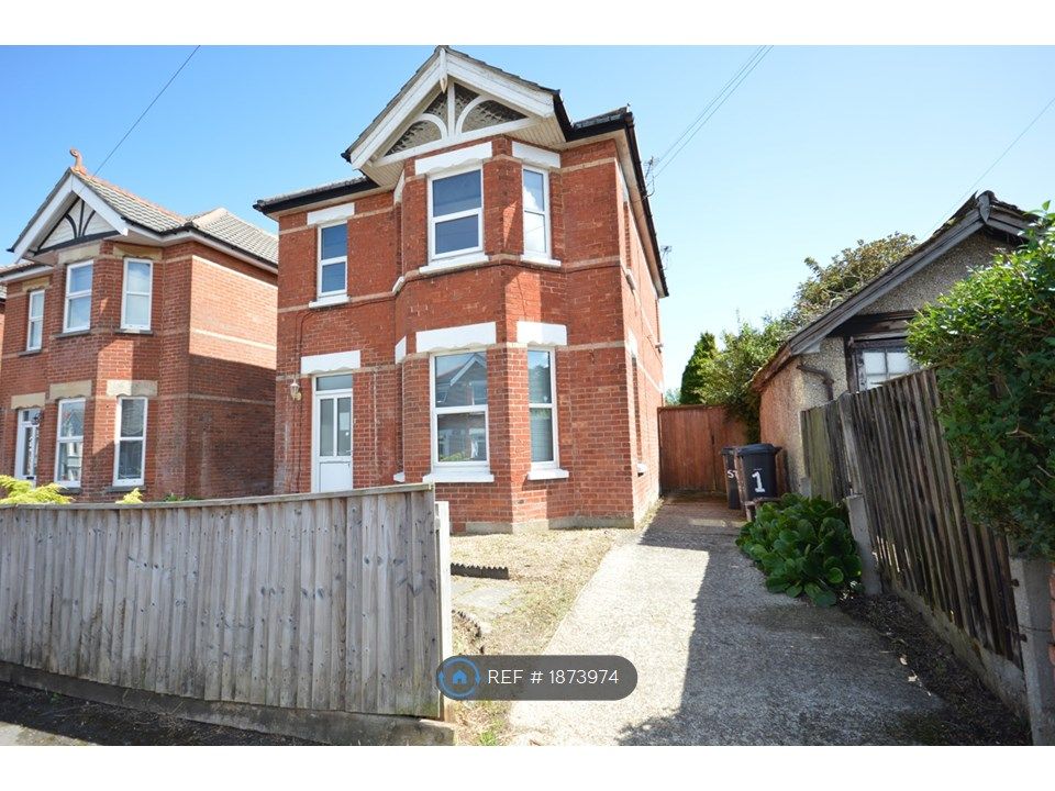 3 bed flat to rent in Winton, Bournemouth BH9, £1,400 pcm Zoopla