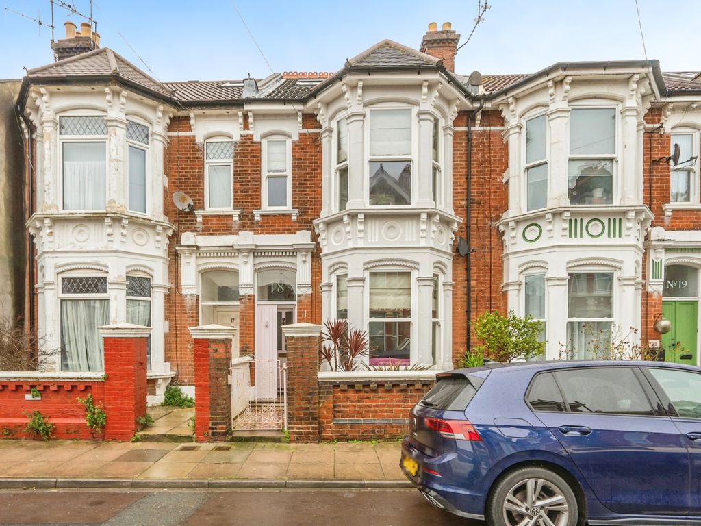 5 bed terraced house for sale in Wimbledon Park Road, Southsea PO5, £