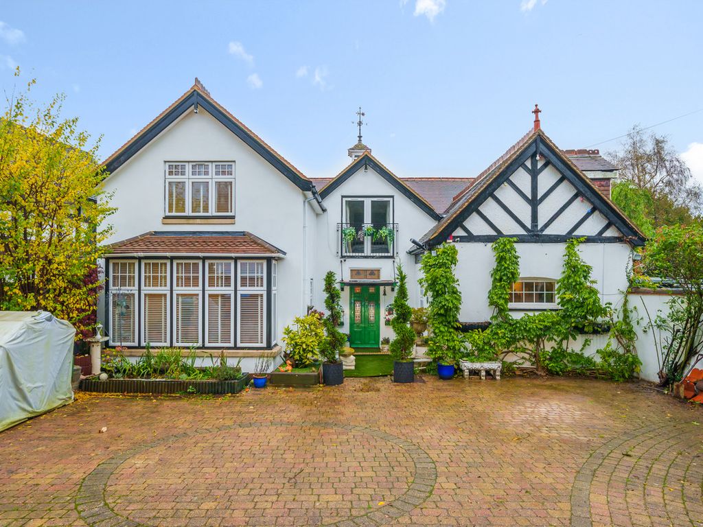 4 bed detached house for sale in Highview, Caterham CR3, £900,000 Zoopla