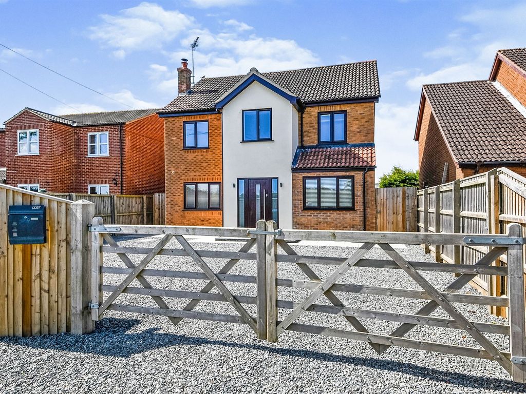 4 bed detached house for sale in Little Holme Road, Walpole Cross Keys