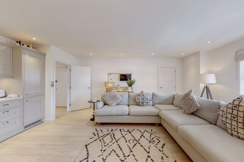 1 bed flat to rent in Albury Road, Merstham, Redhill RH1 Zoopla