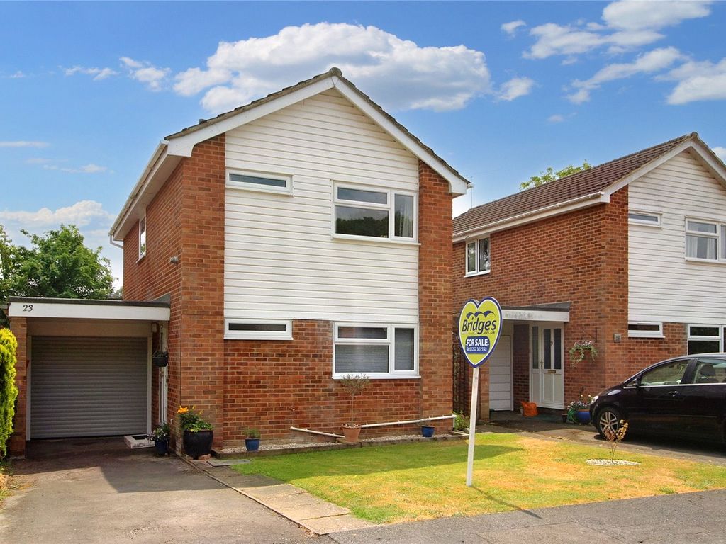 3 bed detached house for sale in Durnsford Avenue, Fleet, Hampshire