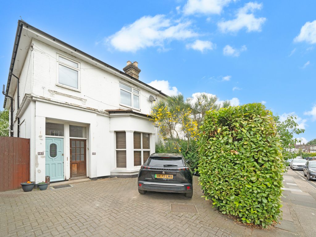 1 bed flat to rent in Lichfield Grove, London N3, £2,350 pcm Zoopla