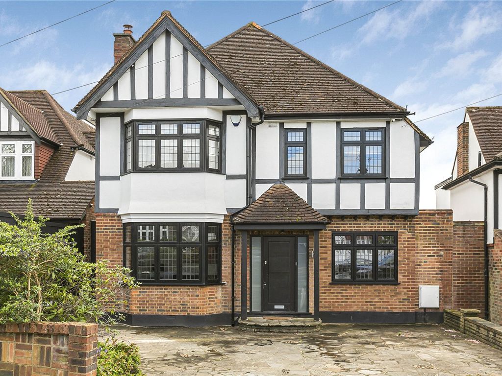 4 bed detached house for sale in Mount Pleasant, Cockfosters EN4, £