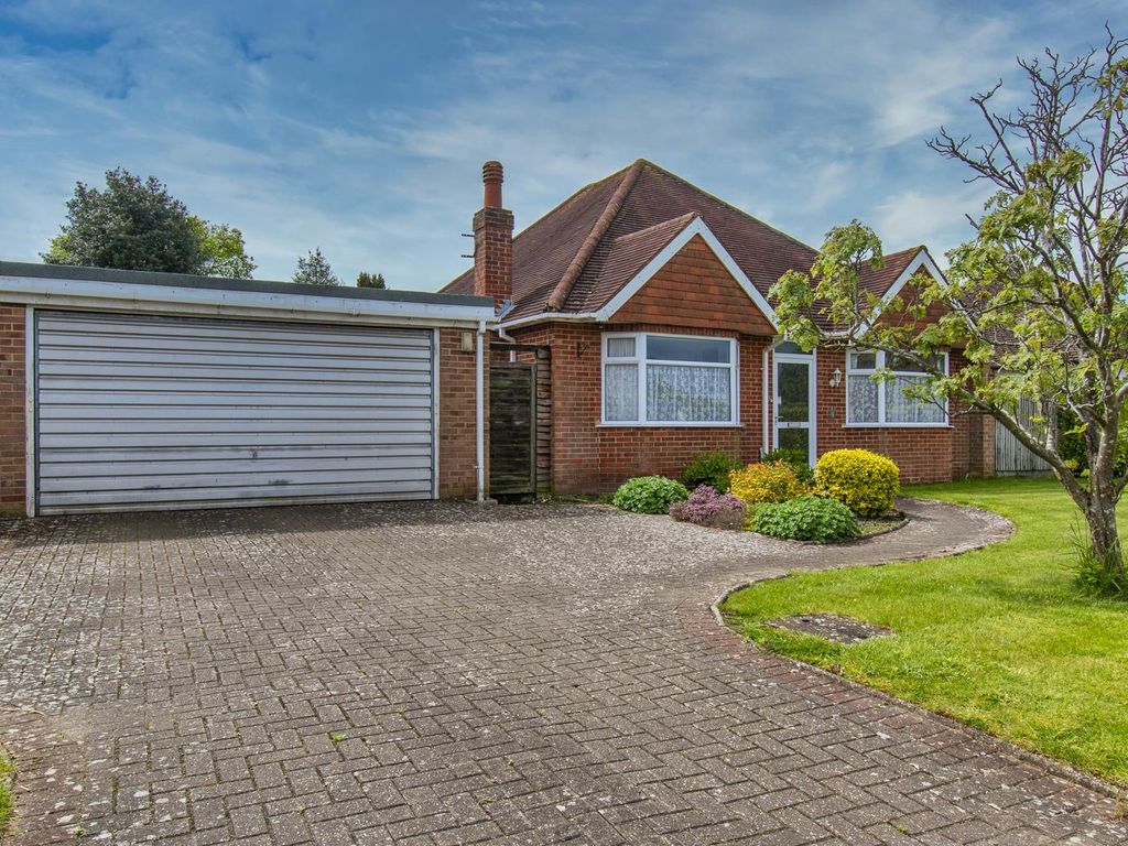 2 bed detached bungalow for sale in Finch Road, Earley, Reading RG6