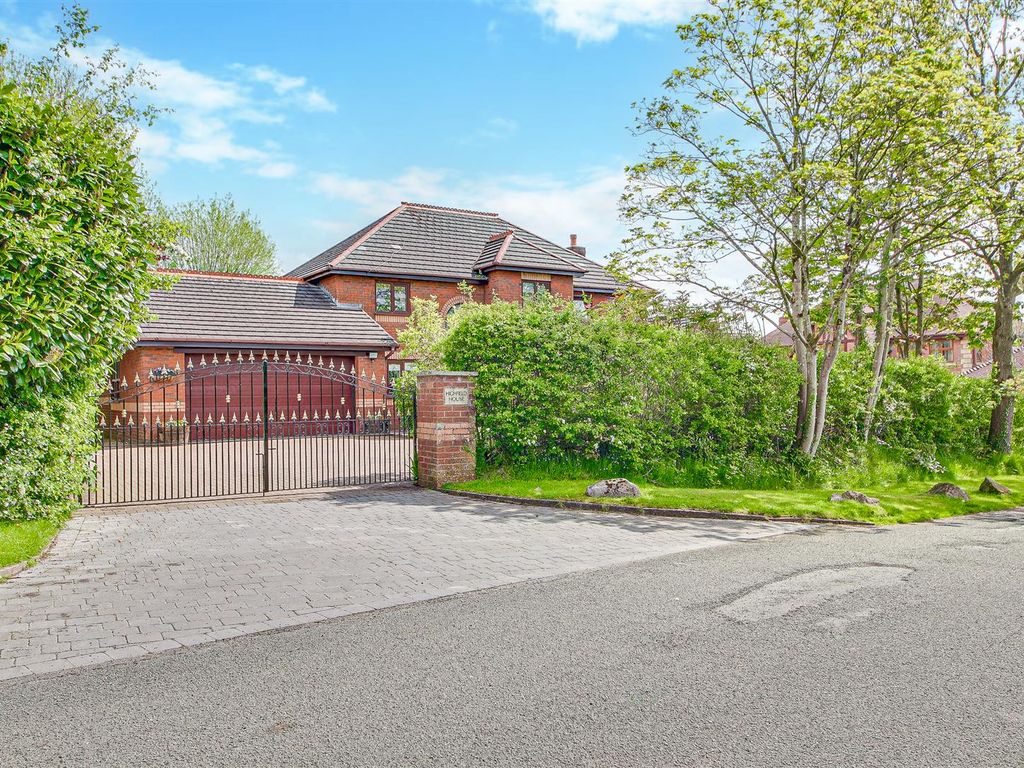 4 bed detached house for sale in Midgery Lane, Fulwood, Preston PR2