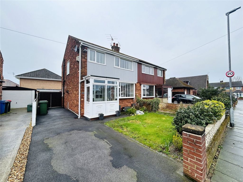 3 bed semidetached house for sale in Evesham Road, Blackpool