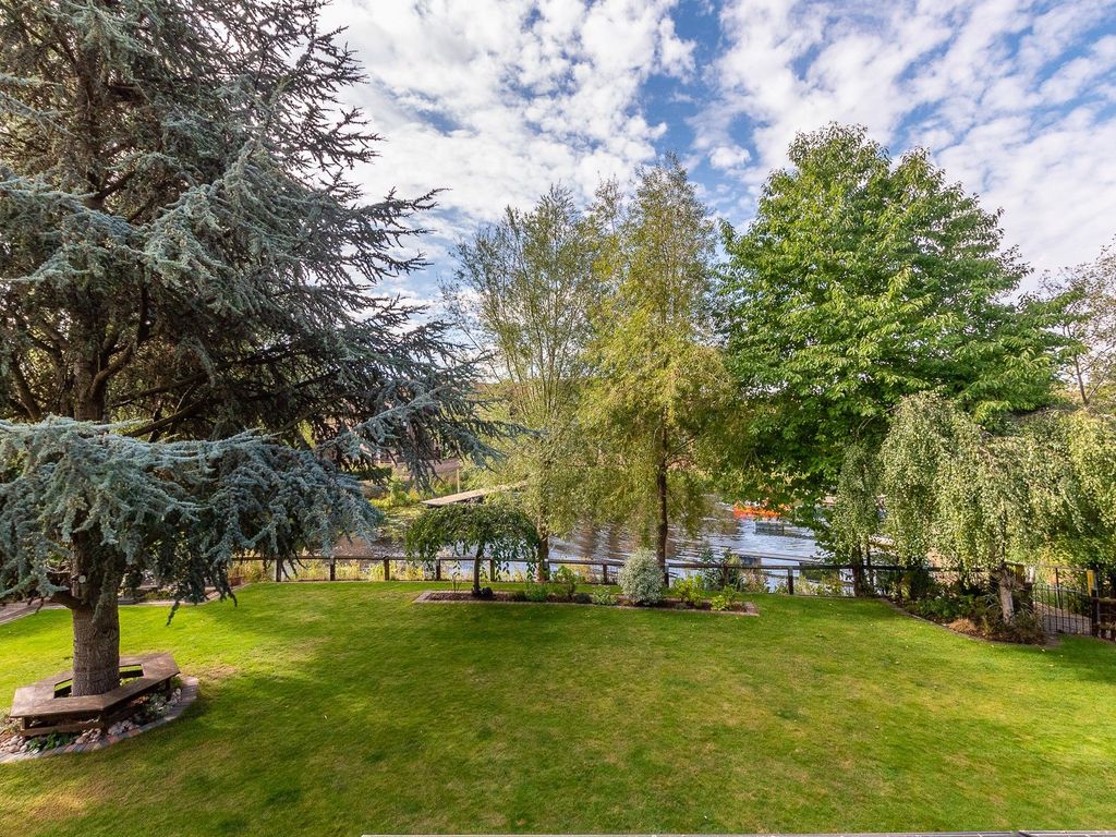 4 bed detached house for sale in Thorpe Meadows, Peterborough PE3 Zoopla